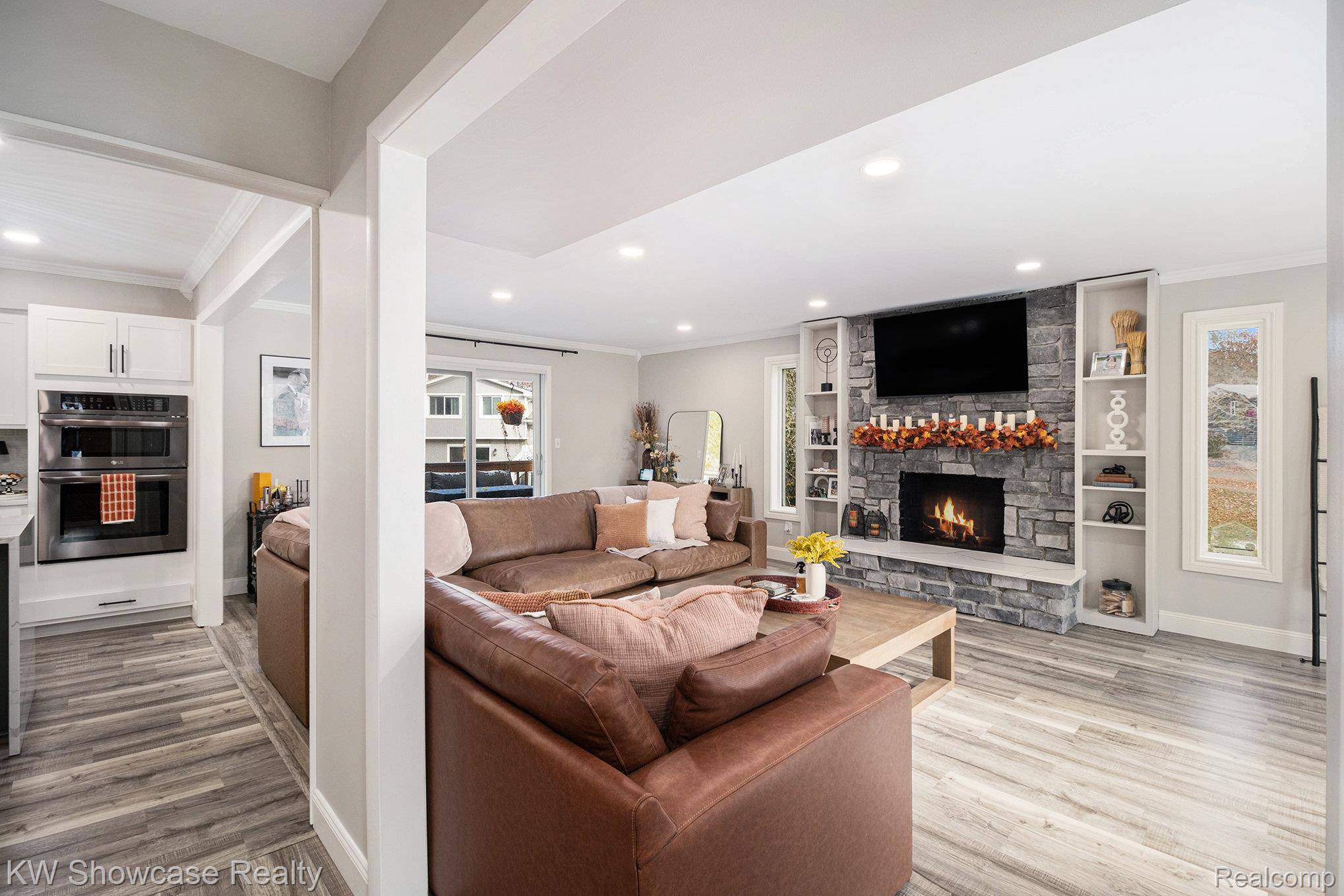 Waterford, MI 48327,7936 Rampart TRL