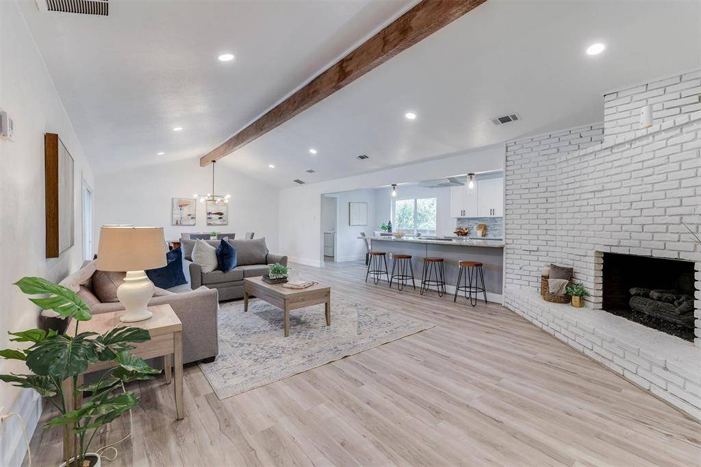 Dallas, TX 75238,9962 Larchbrook Drive