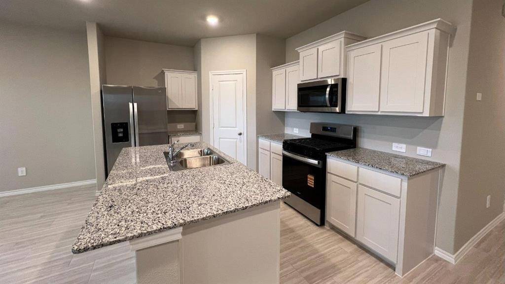 Fort Worth, TX 76131,905 INGALLS PARK Lane