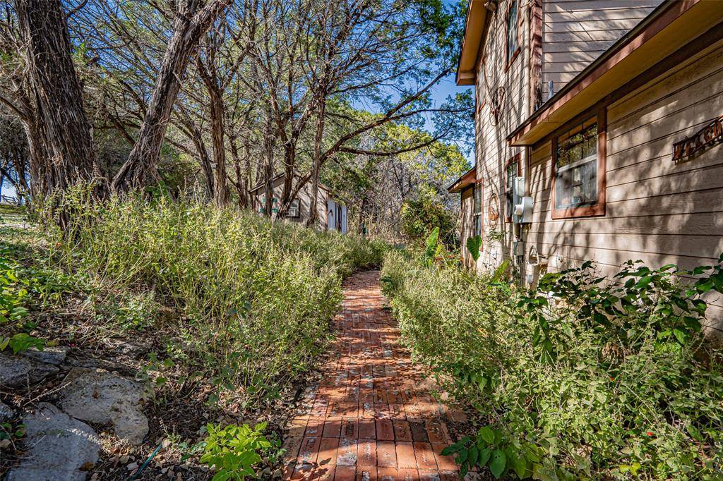Rainbow, TX 76077,1009 County Road 306a