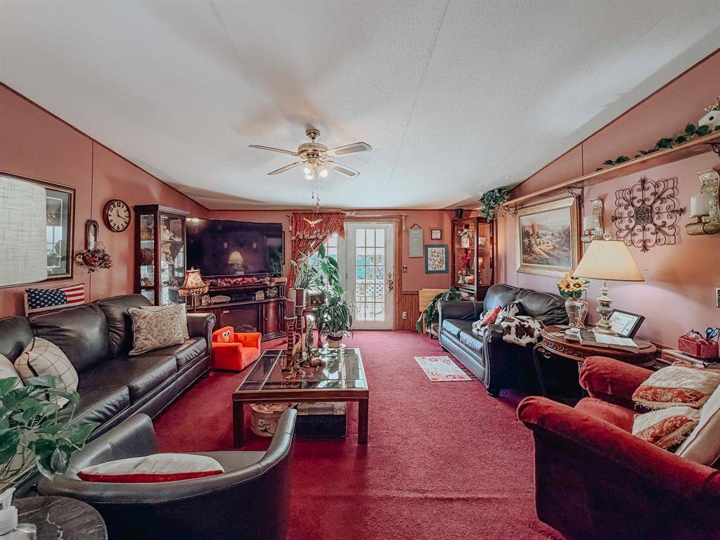 Kerens, TX 75144,1231 County Road 2120