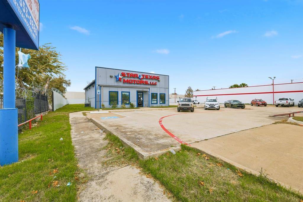 Dallas, TX 75229,2661 Walnut Hill Lane