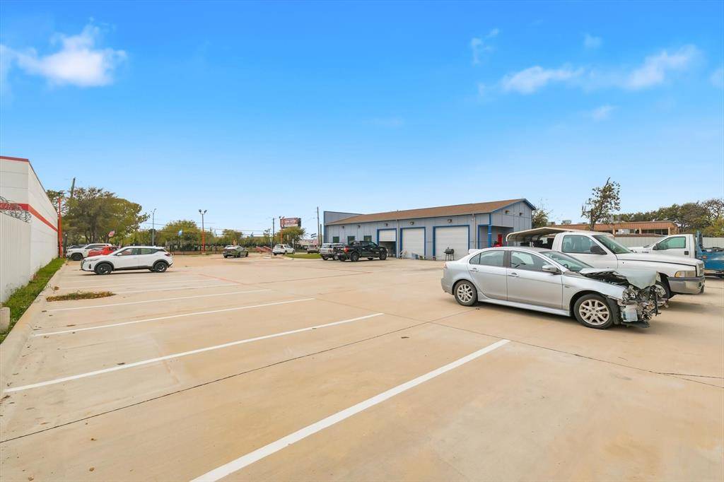 Dallas, TX 75229,2661 Walnut Hill Lane