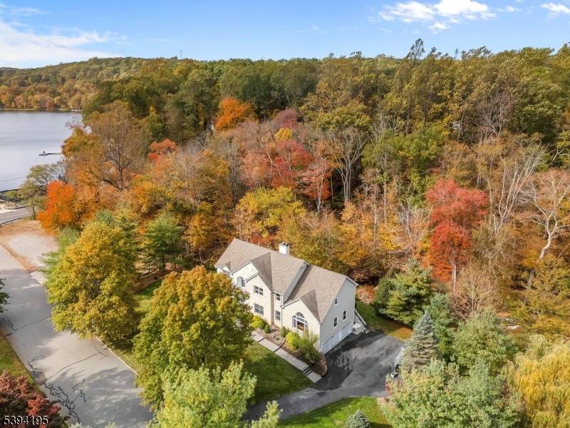 Randolph Twp., NJ 07869,4 Waterview Ln