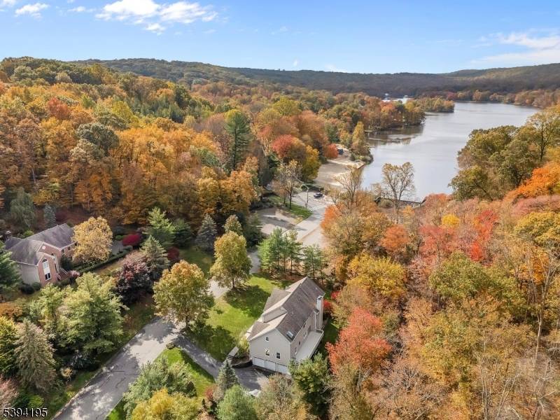 Randolph Twp., NJ 07869,4 Waterview Ln