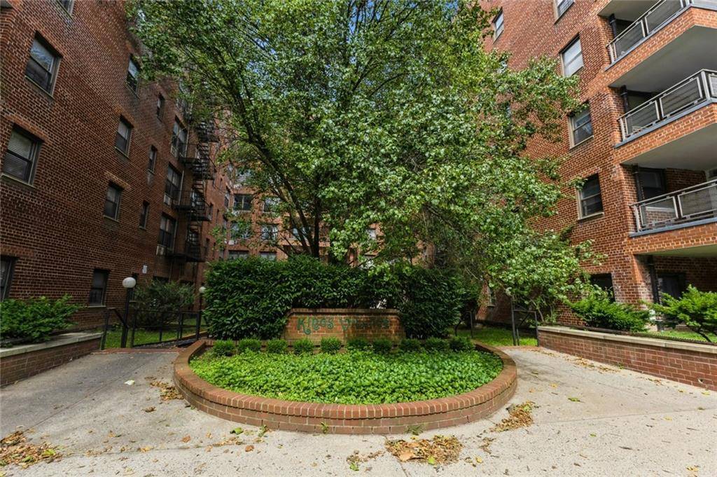 Brooklyn, NY 11234,1275 East 51st ST #3H