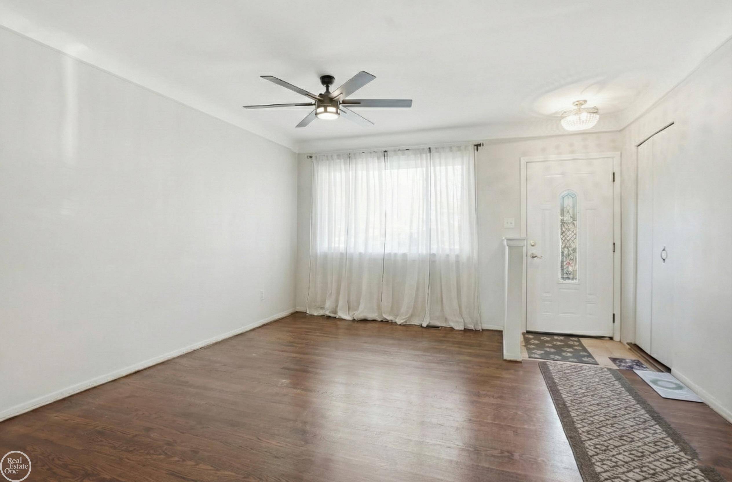 Saint Clair Shores, MI 48082,23824 Lakewood ST