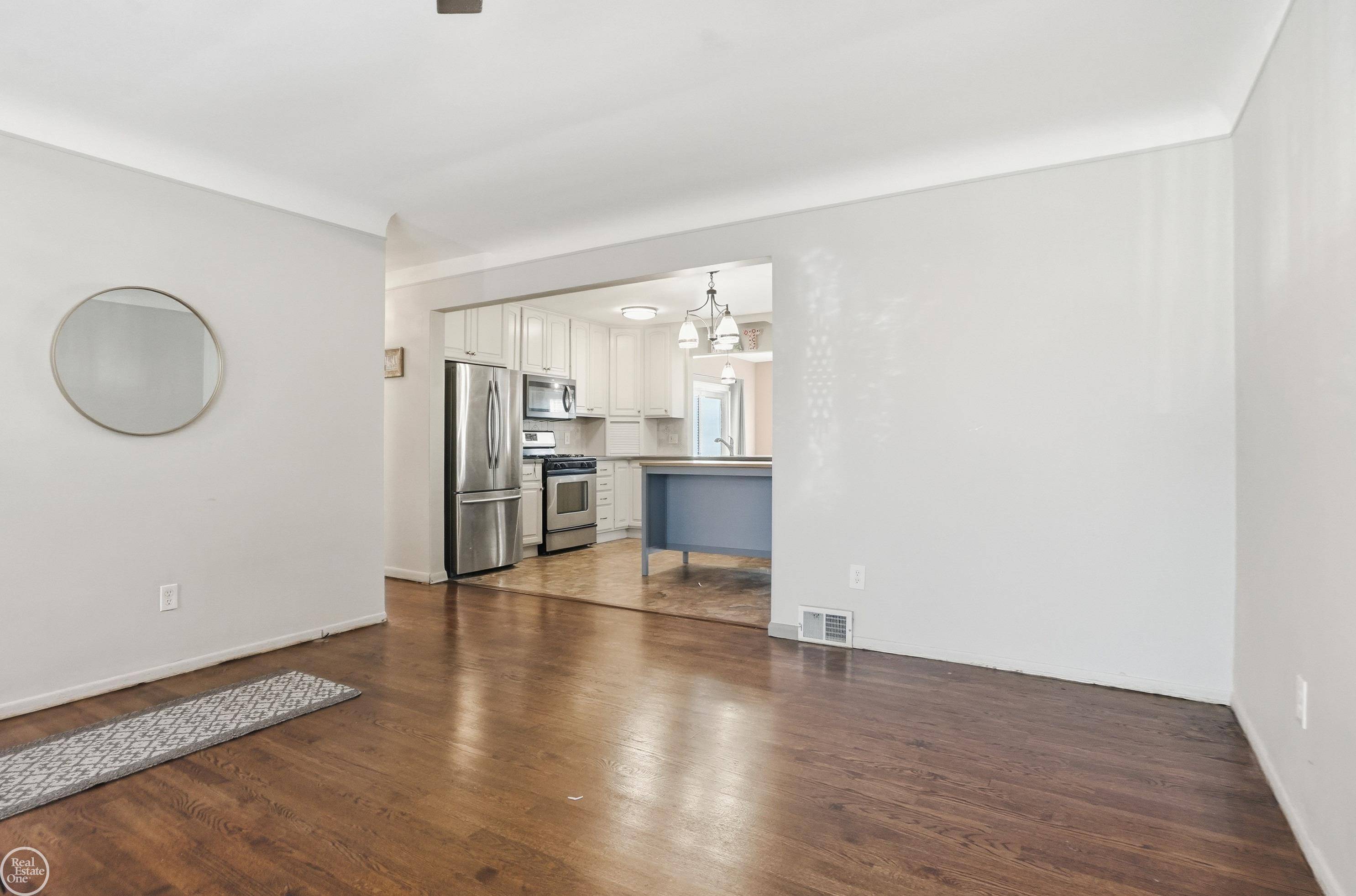 Saint Clair Shores, MI 48082,23824 Lakewood ST