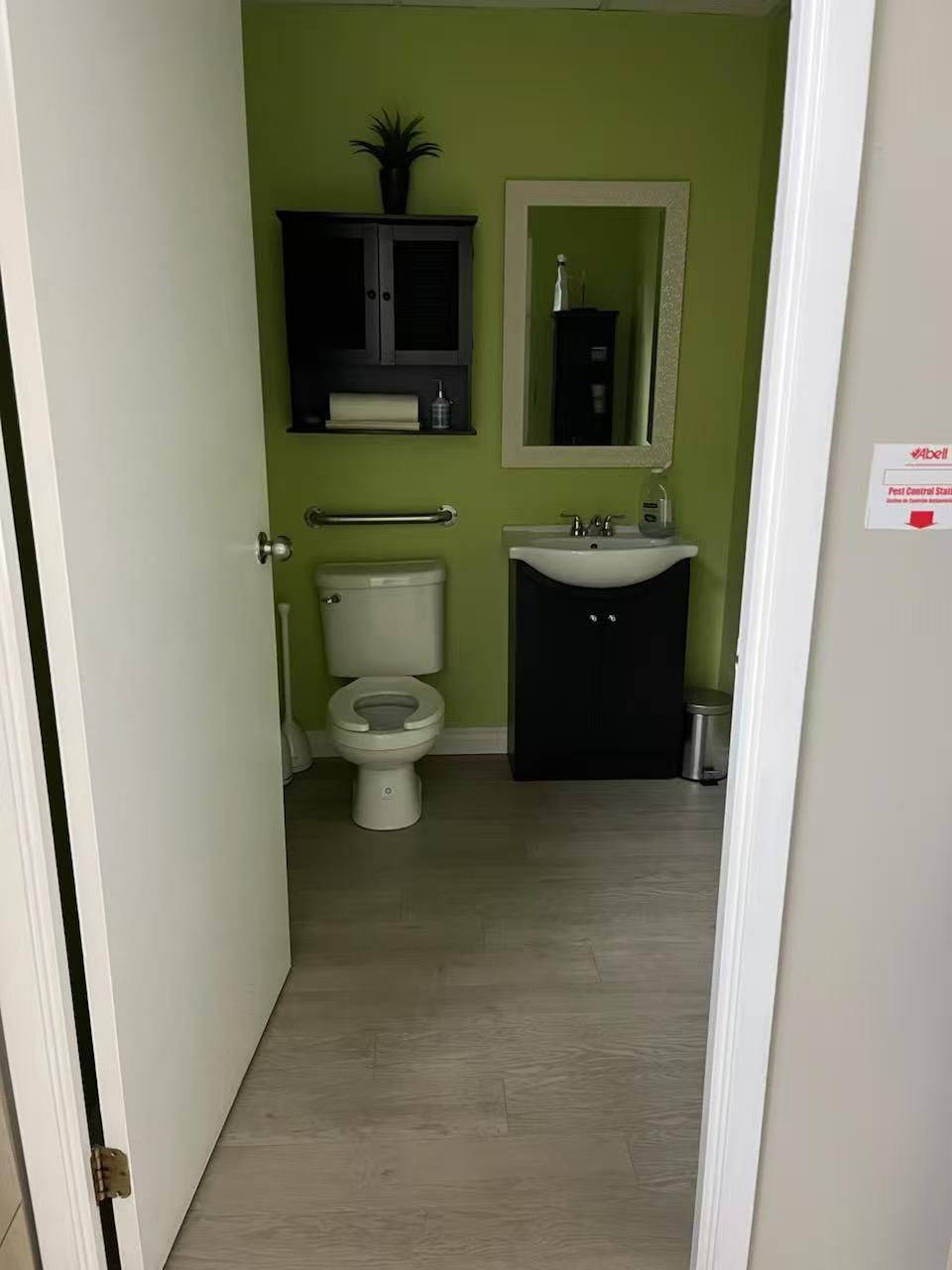 Toronto C15, ON M2J 3C1,3030 Don Mills RD #5B