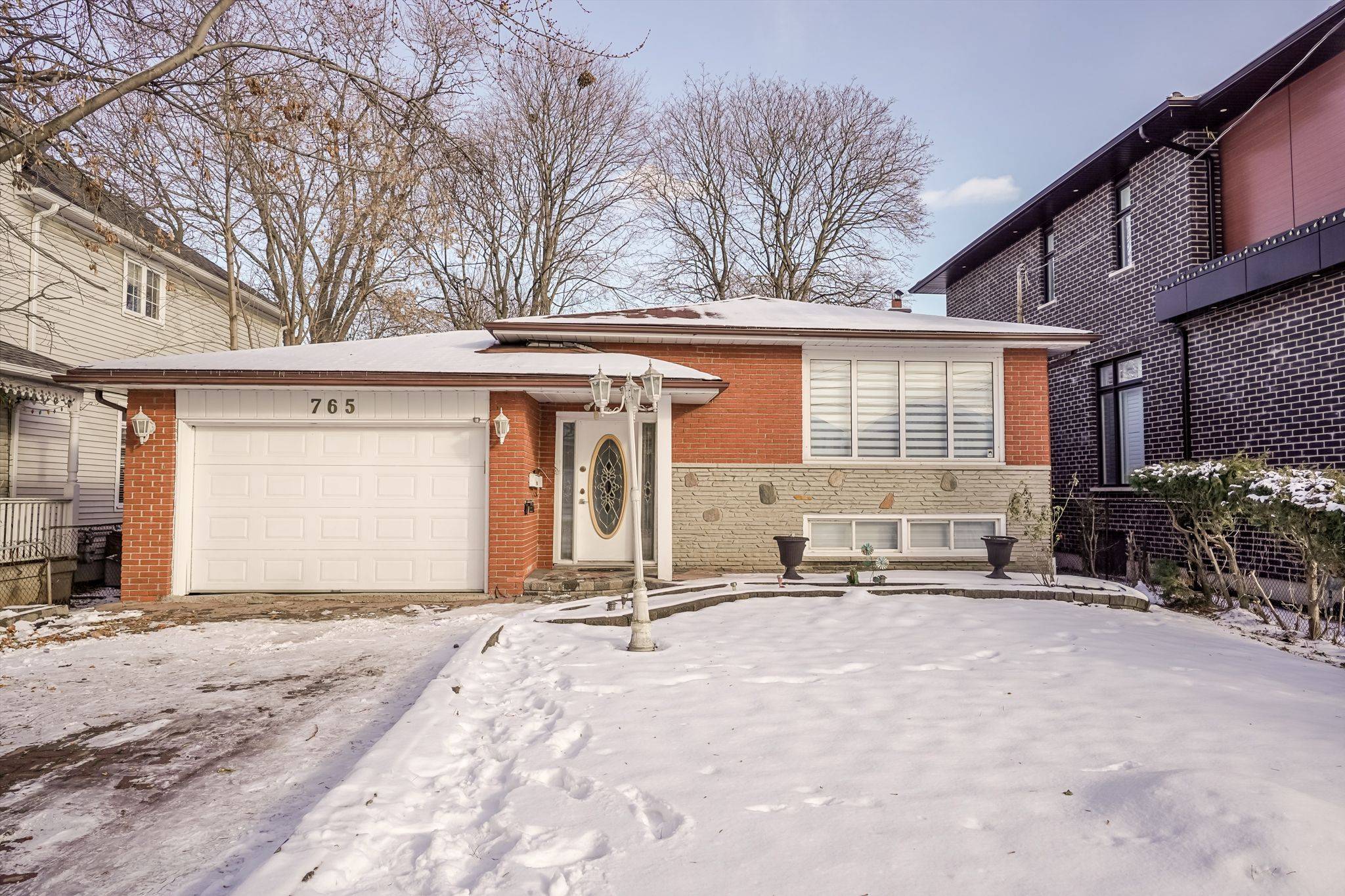 Toronto E10, ON M1C 1G5,765 Morrish RD #Bsmt