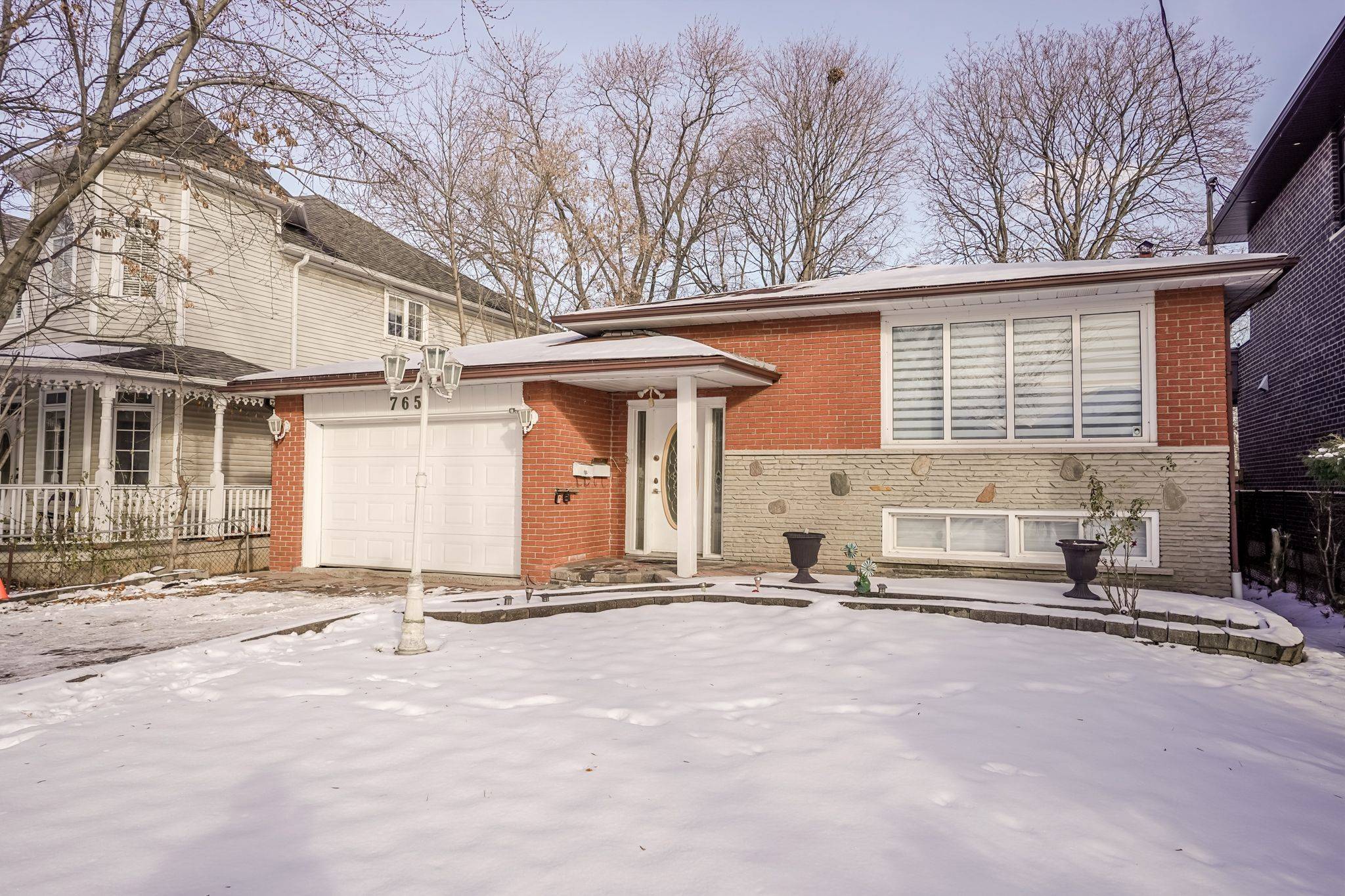 Toronto E10, ON M1C 1G5,765 Morrish RD #Bsmt
