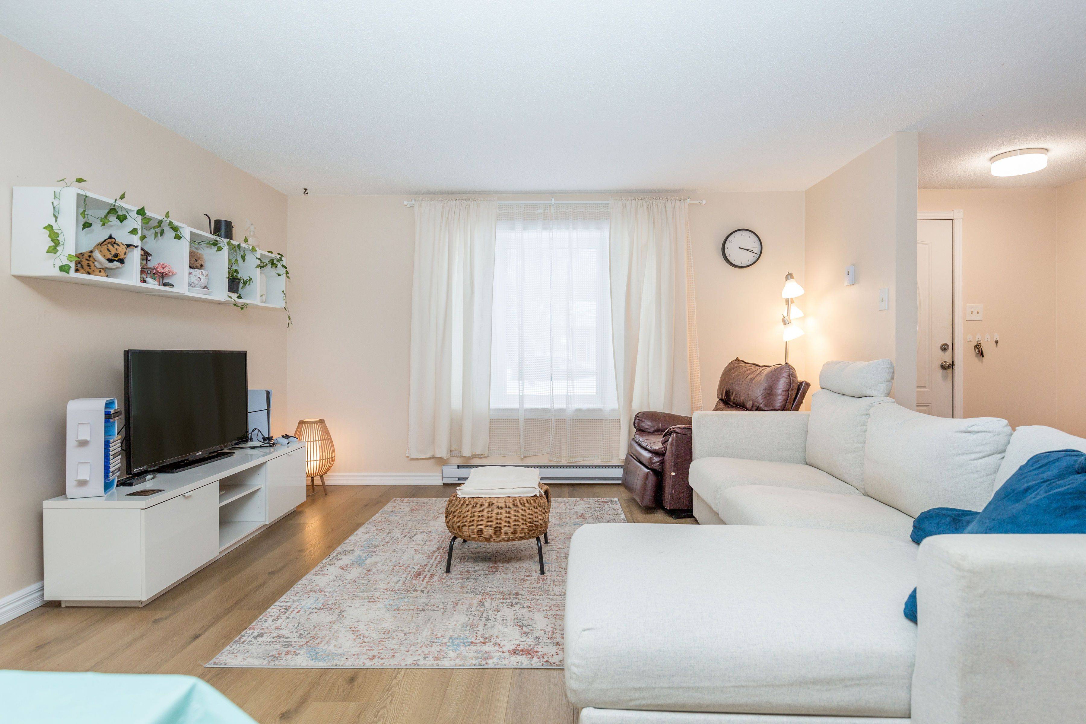 Barrie, ON L4N 5R1,321 Sunnidale RD