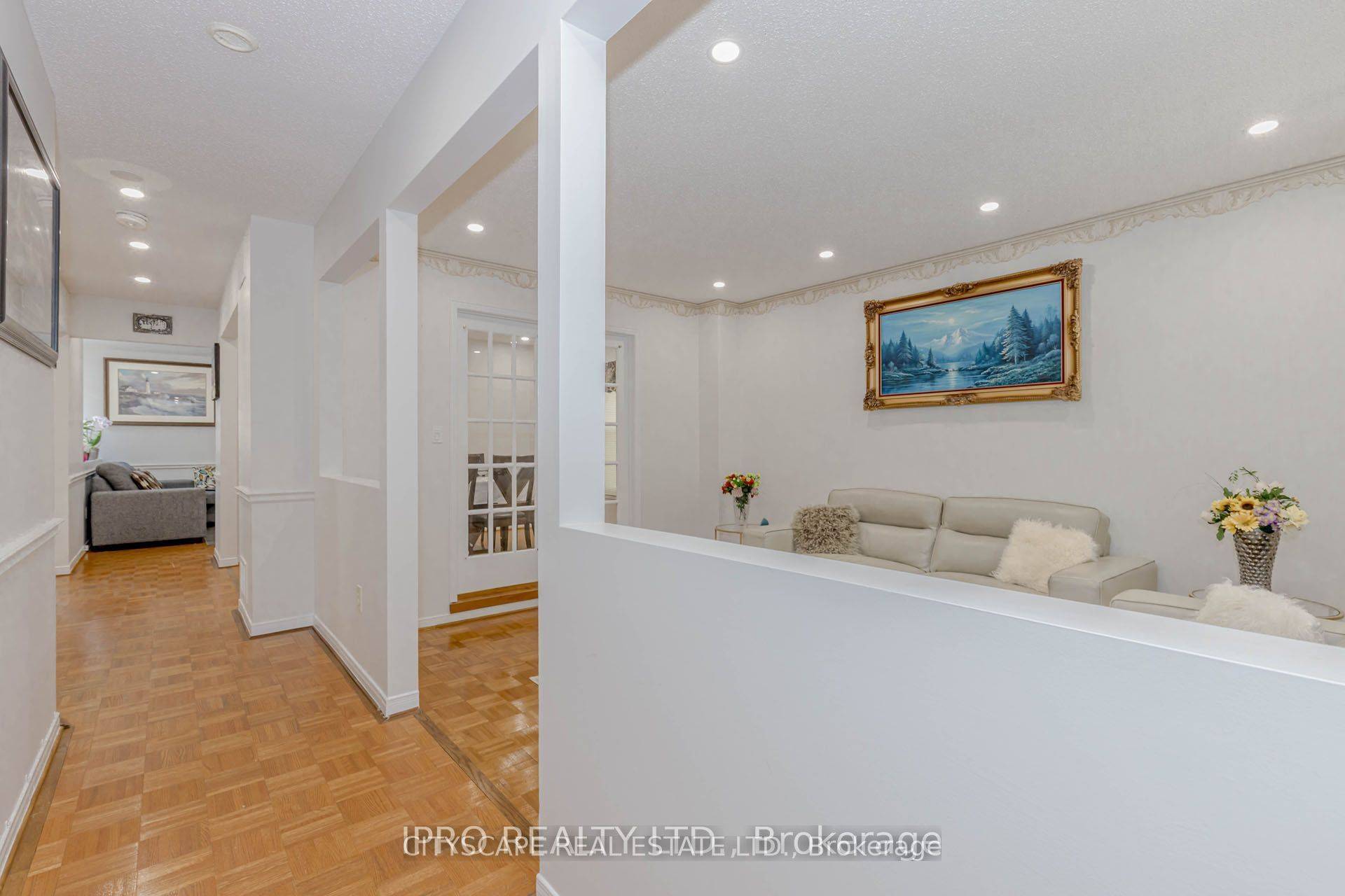 Mississauga, ON L5N 5A8,6906 Hickling CRES N