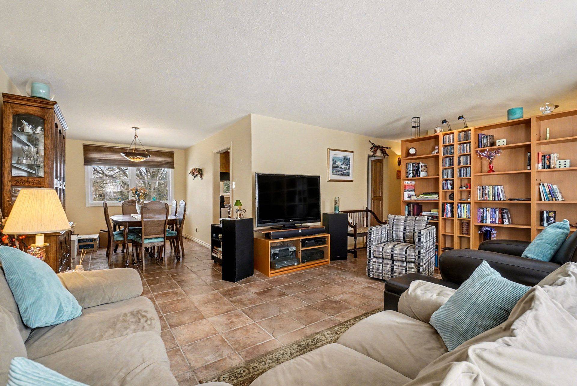 Cityview - Parkwoods Hills - Rideau Shore, ON K2E 5M6,30 Juniper CT