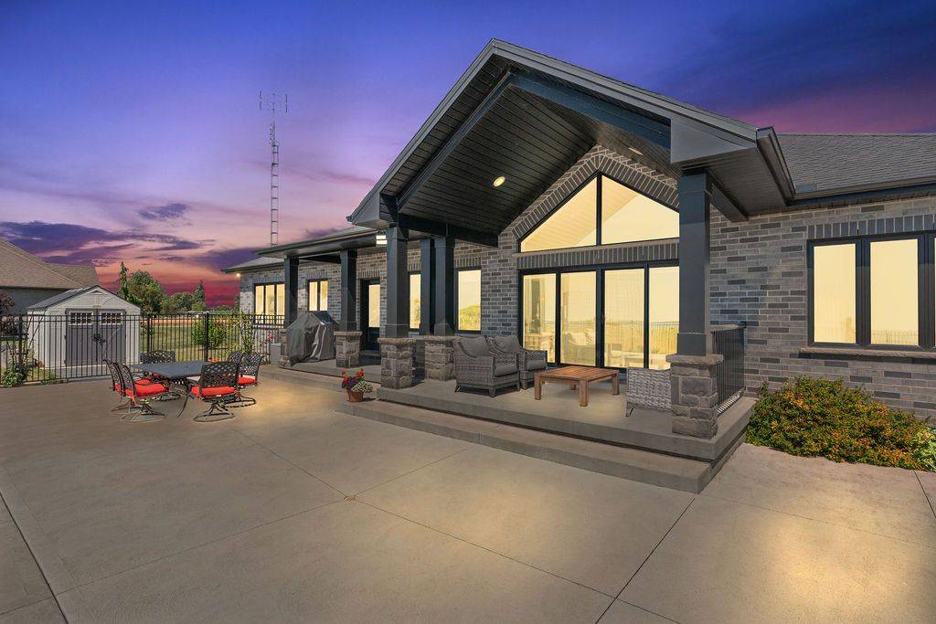 Chatham-kent, ON N0P 1W0,5482 Talbot TRL