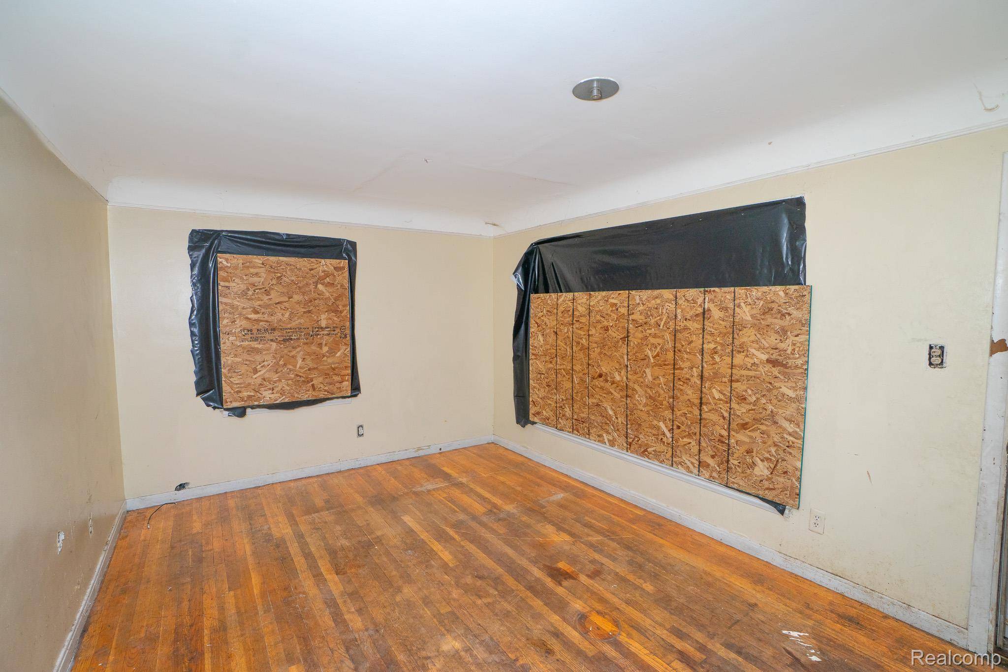 Detroit, MI 48234,19360 RYAN RD