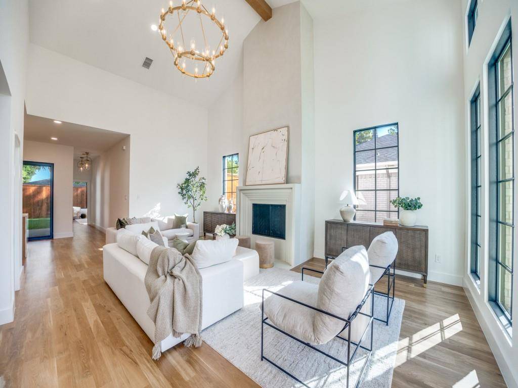 Dallas, TX 75238,10641 Larchfield Lane