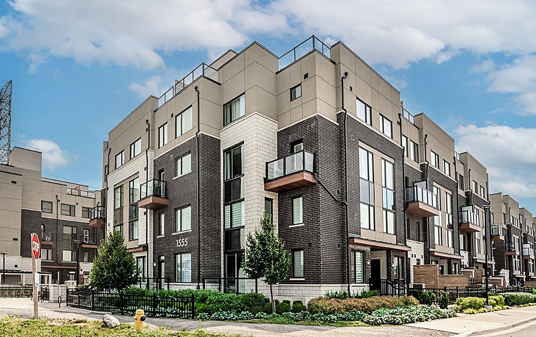 Pickering, ON L1V 0E9,1555 Kingston RD #218