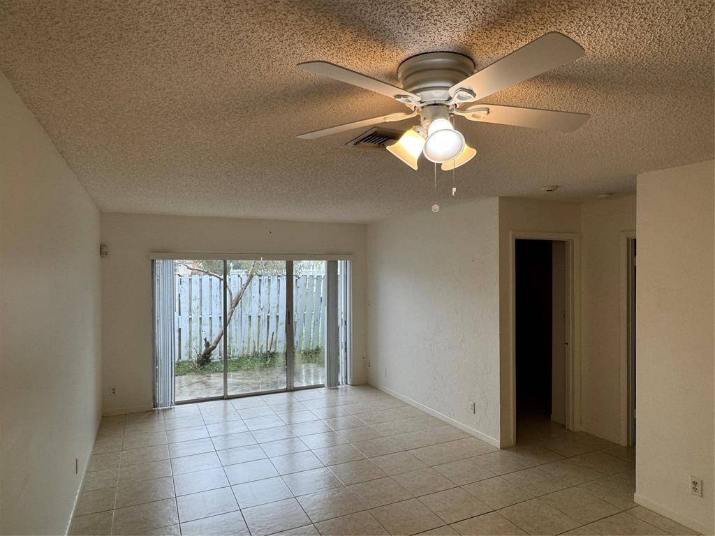 Deerfield Beach, FL 33064,821 CRYSTAL LAKE DR #1101