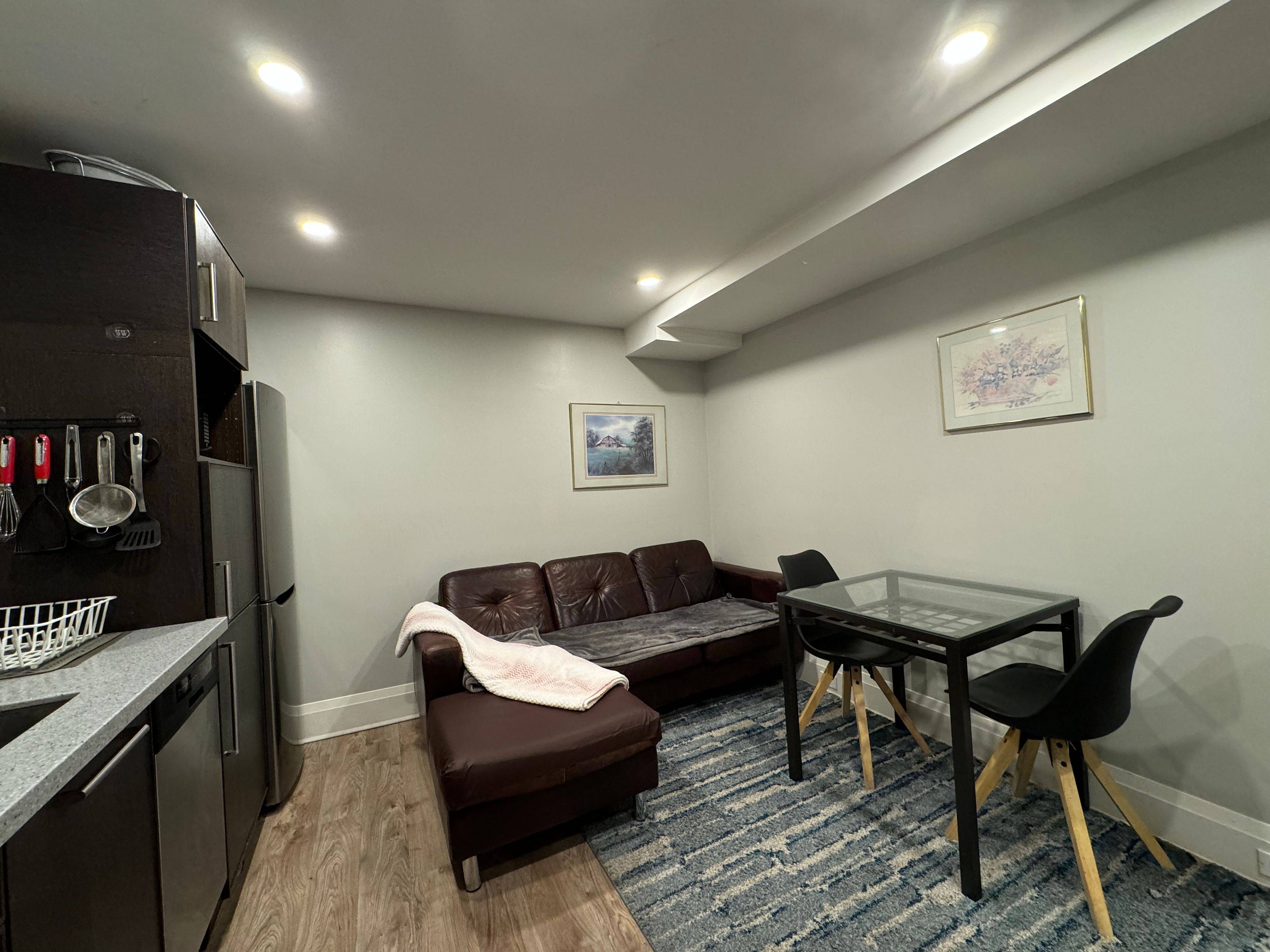 Toronto W06, ON M8W 3J1,55B Long Branch AVE #4