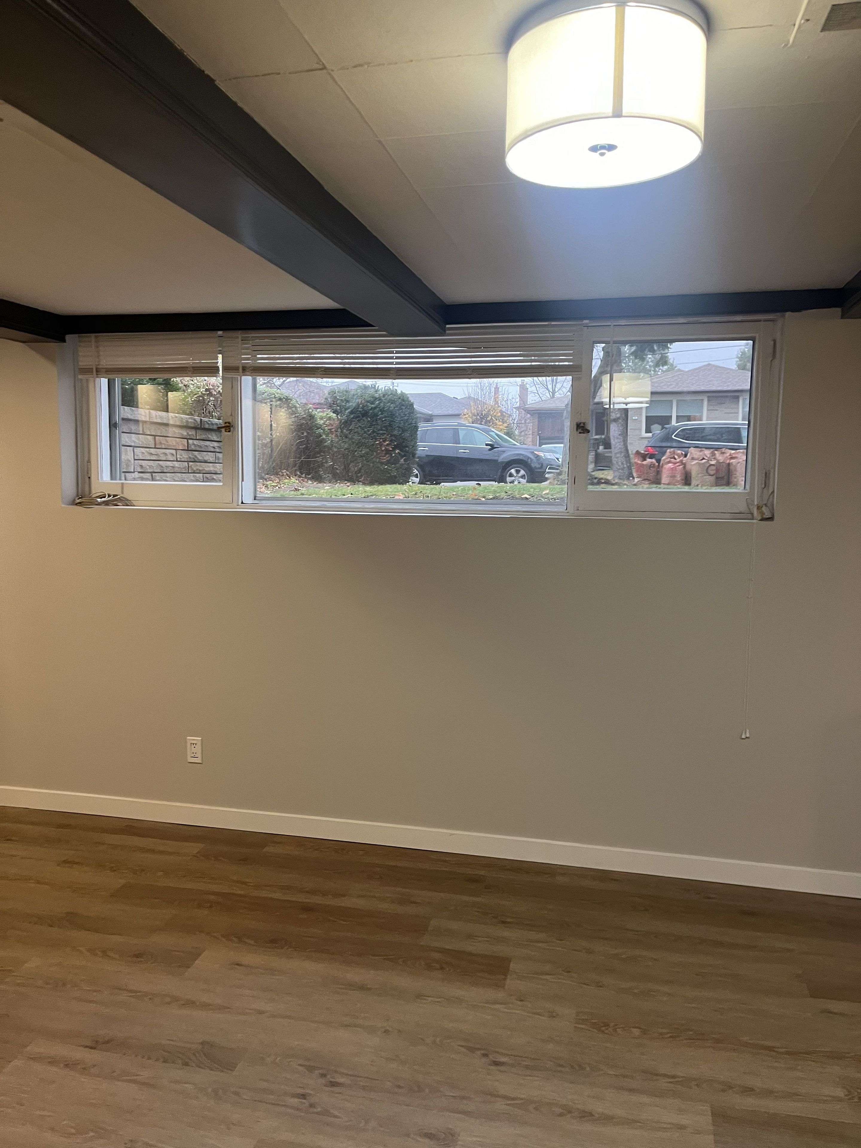 Toronto W04, ON M6B 1V6,35 Lilywood RD #B1