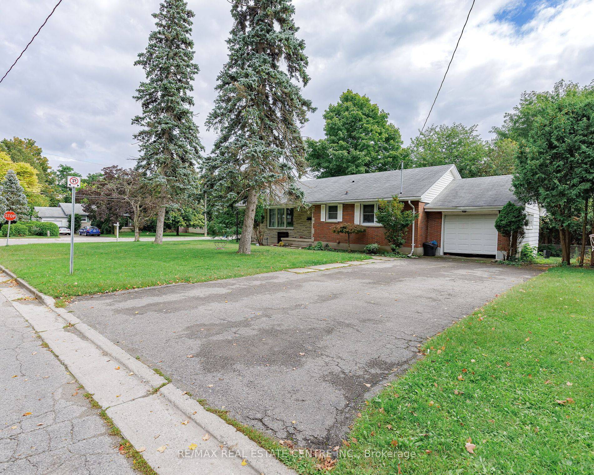 London North, ON N6G 1K2,73 Edgar DR #Main
