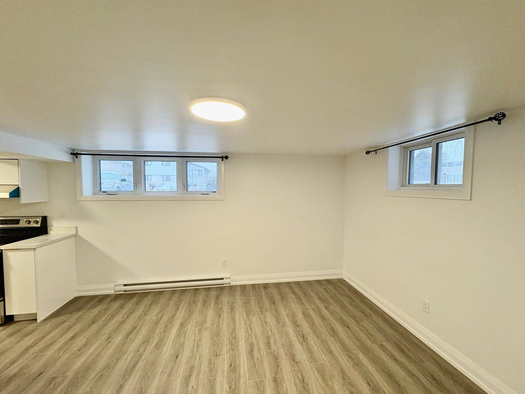 Mooneys Bay - Carleton Heights And Area, ON K2C 1S3,1436 Bellamy ST #3