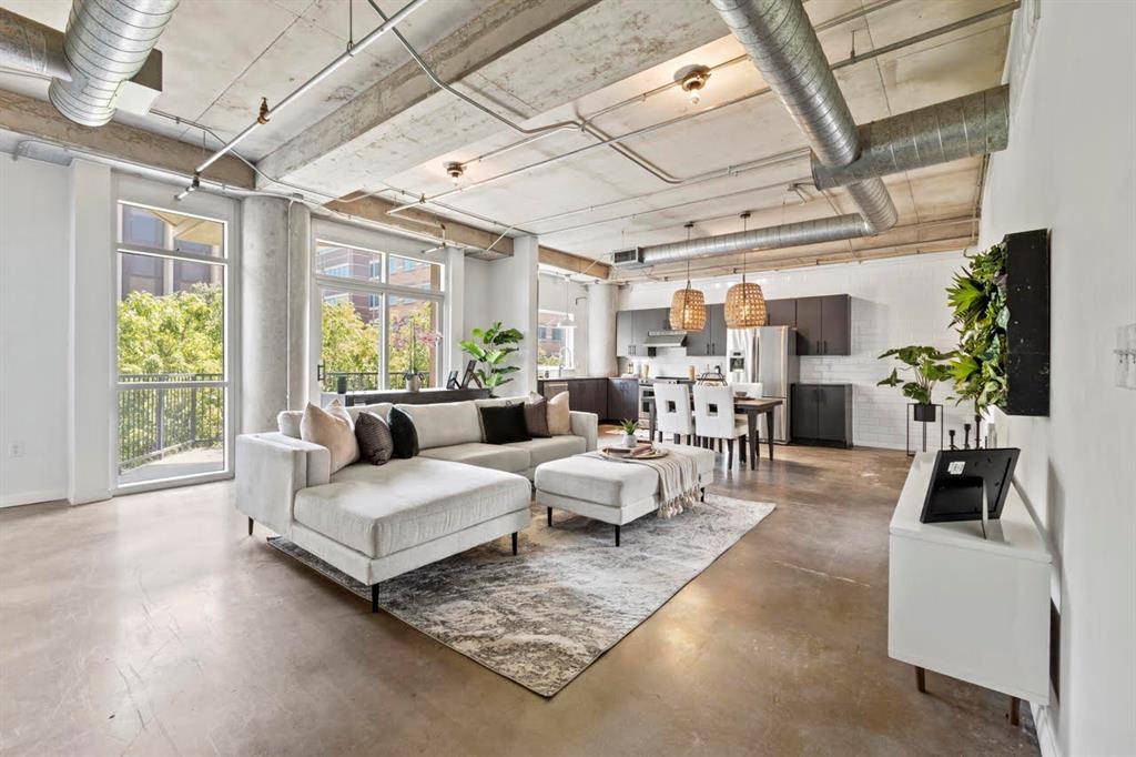 Dallas, TX 75215,1001 Belleview Street #204