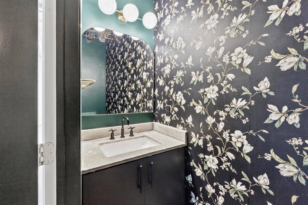 Dallas, TX 75215,1001 Belleview Street #204