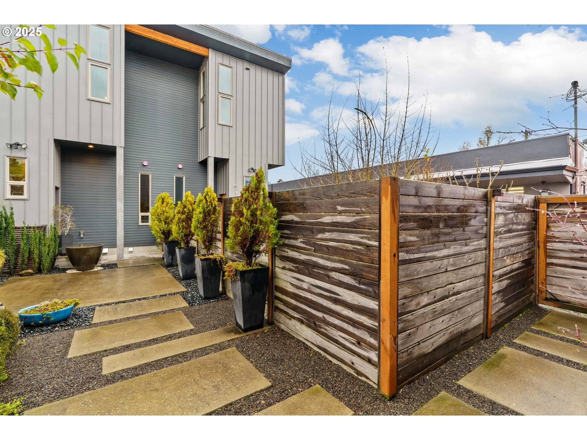 Eugene, OR 97401,1460 WILLAMETTE ST