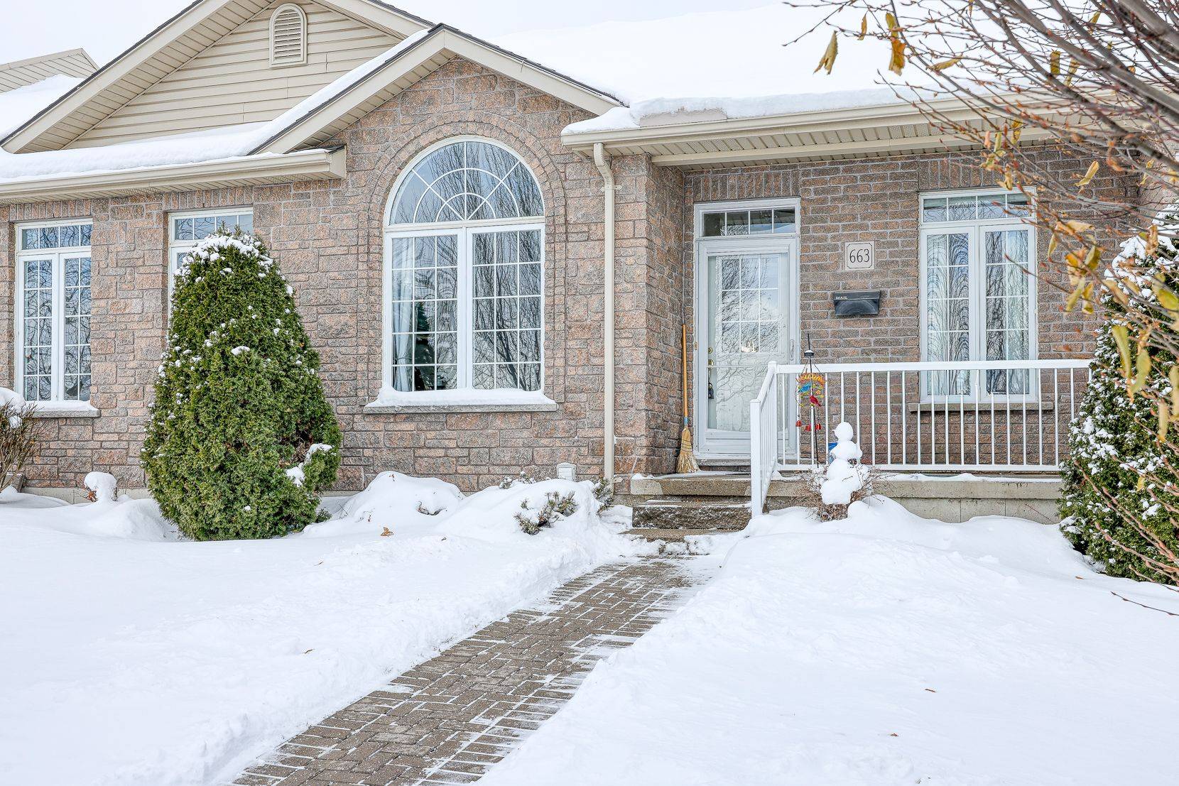 Woodstock, ON N4S 9A6,663 Southwood WAY #4
