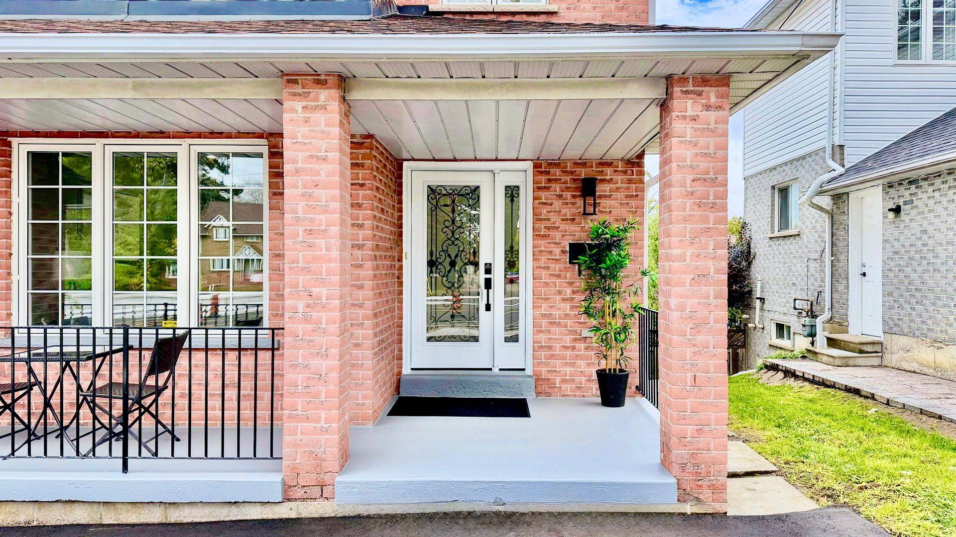 Toronto E10, ON M1C 2L9,942 Port Union RD