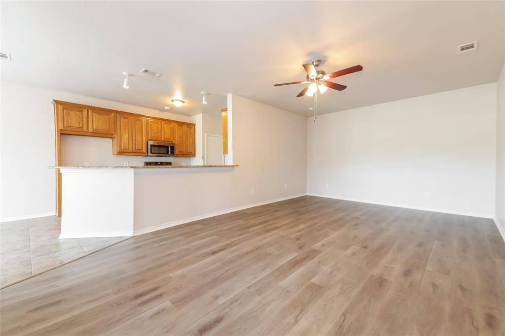 Lake Dallas, TX 75065,432 Lake Highland Drive