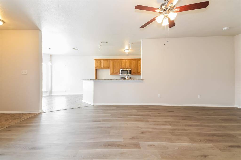 Lake Dallas, TX 75065,432 Lake Highland Drive