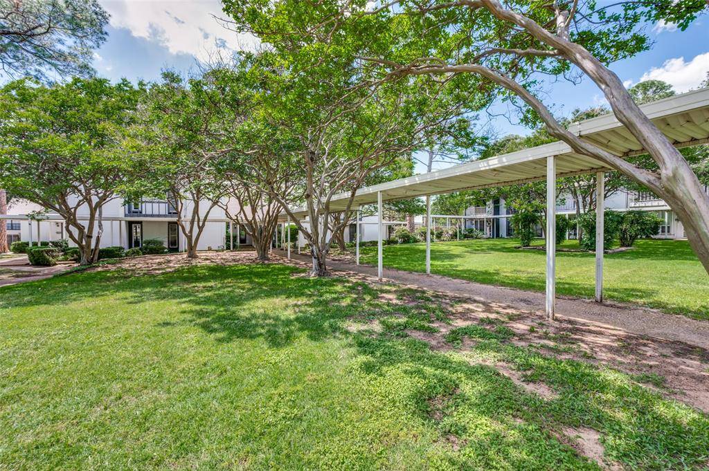 Denton, TX 76205,412 Hollyhill Lane