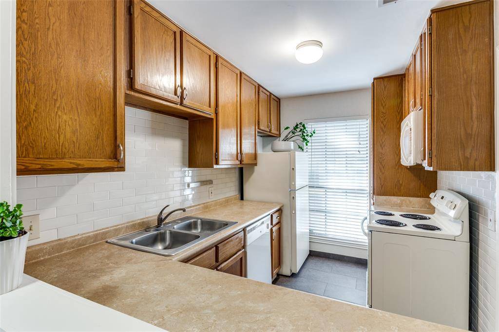 Fort Worth, TX 76133,7314 Kingswood Circle