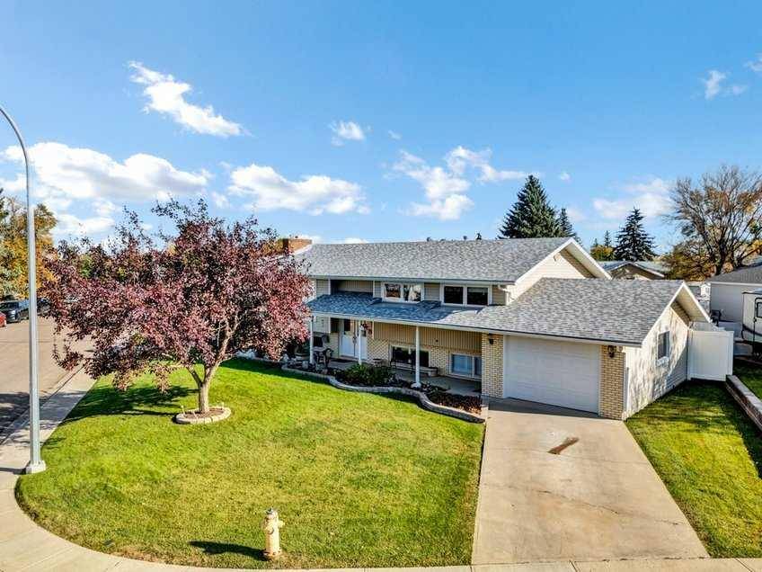 Brooks, AB T1R0H7,20 Eastbrook WAY E