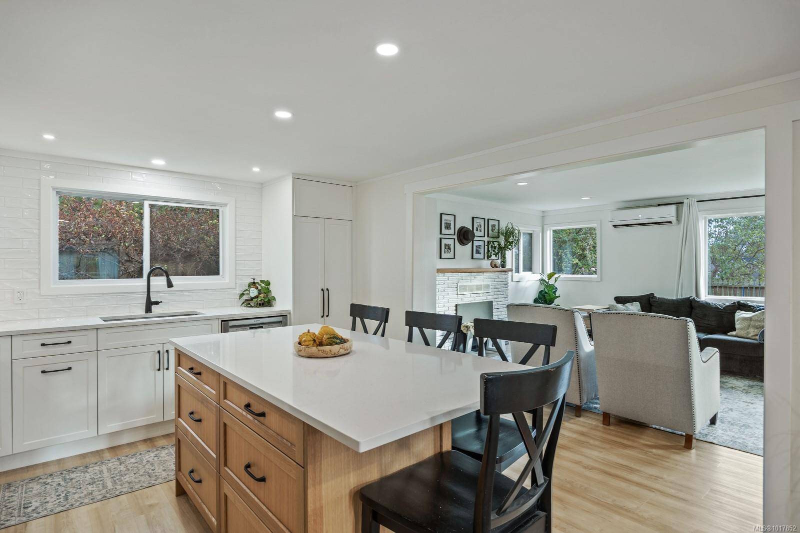 Comox, BC V9M 2P9,1314 Docliddle Rd