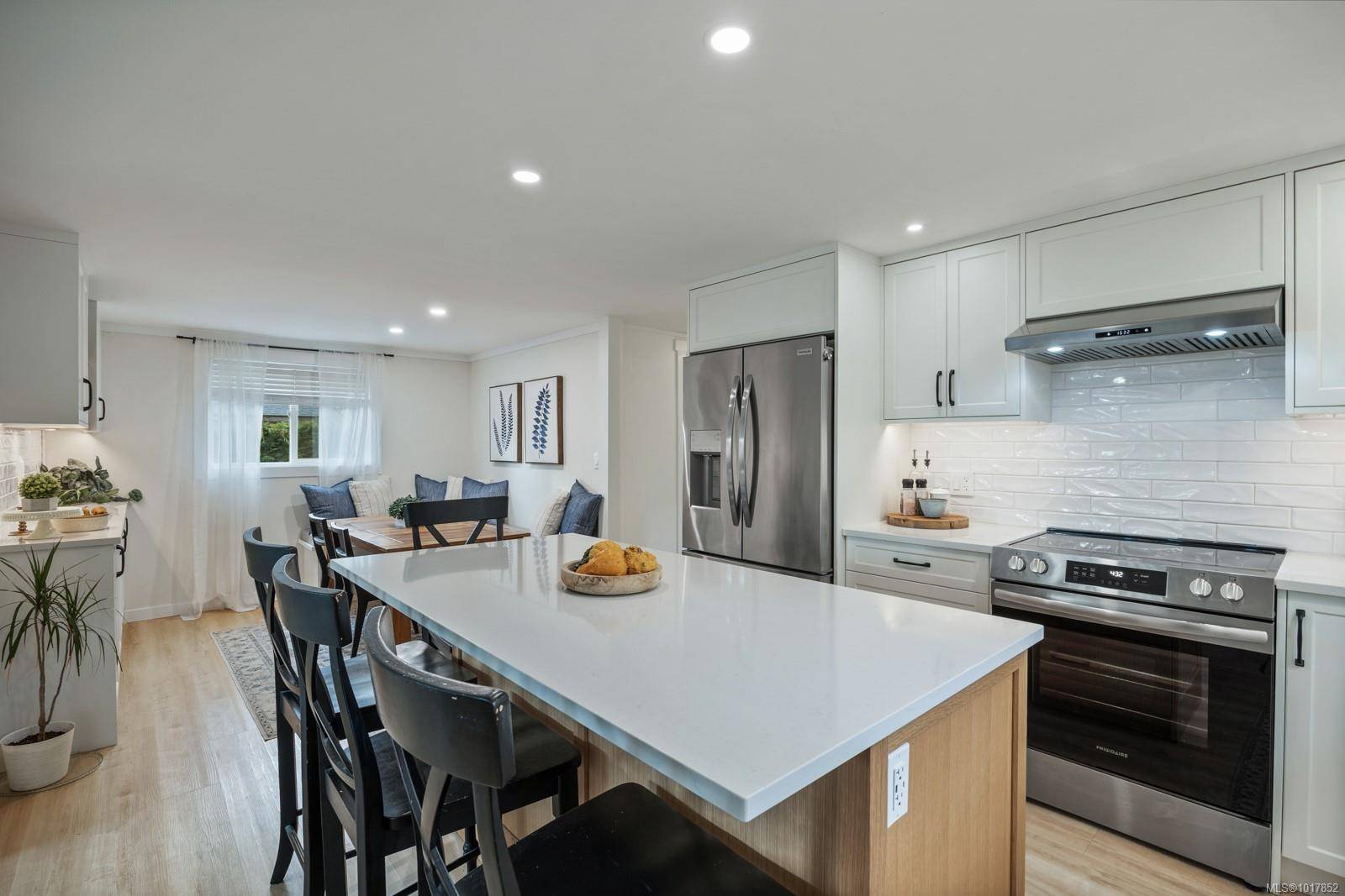 Comox, BC V9M 2P9,1314 Docliddle Rd