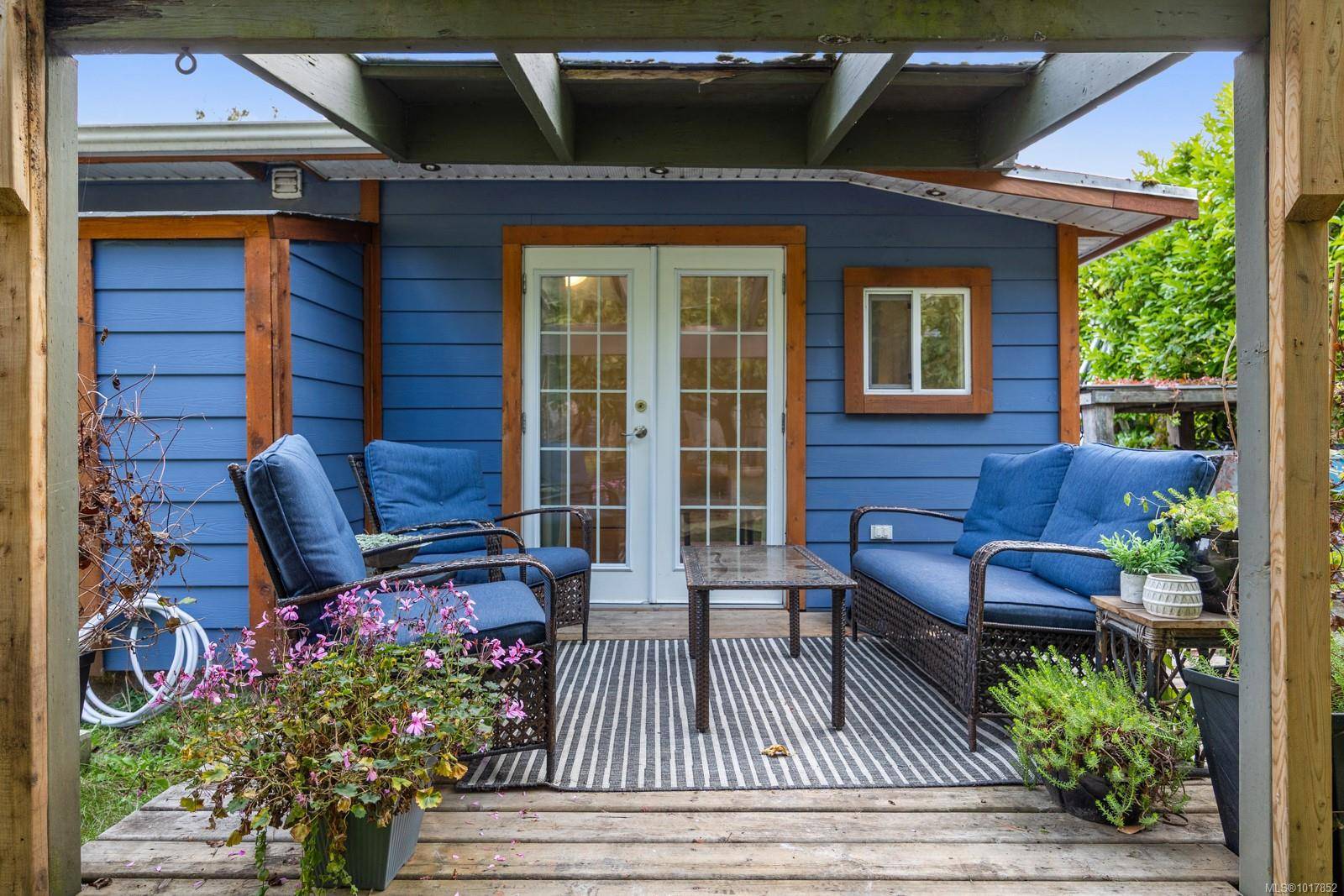 Comox, BC V9M 2P9,1314 Docliddle Rd