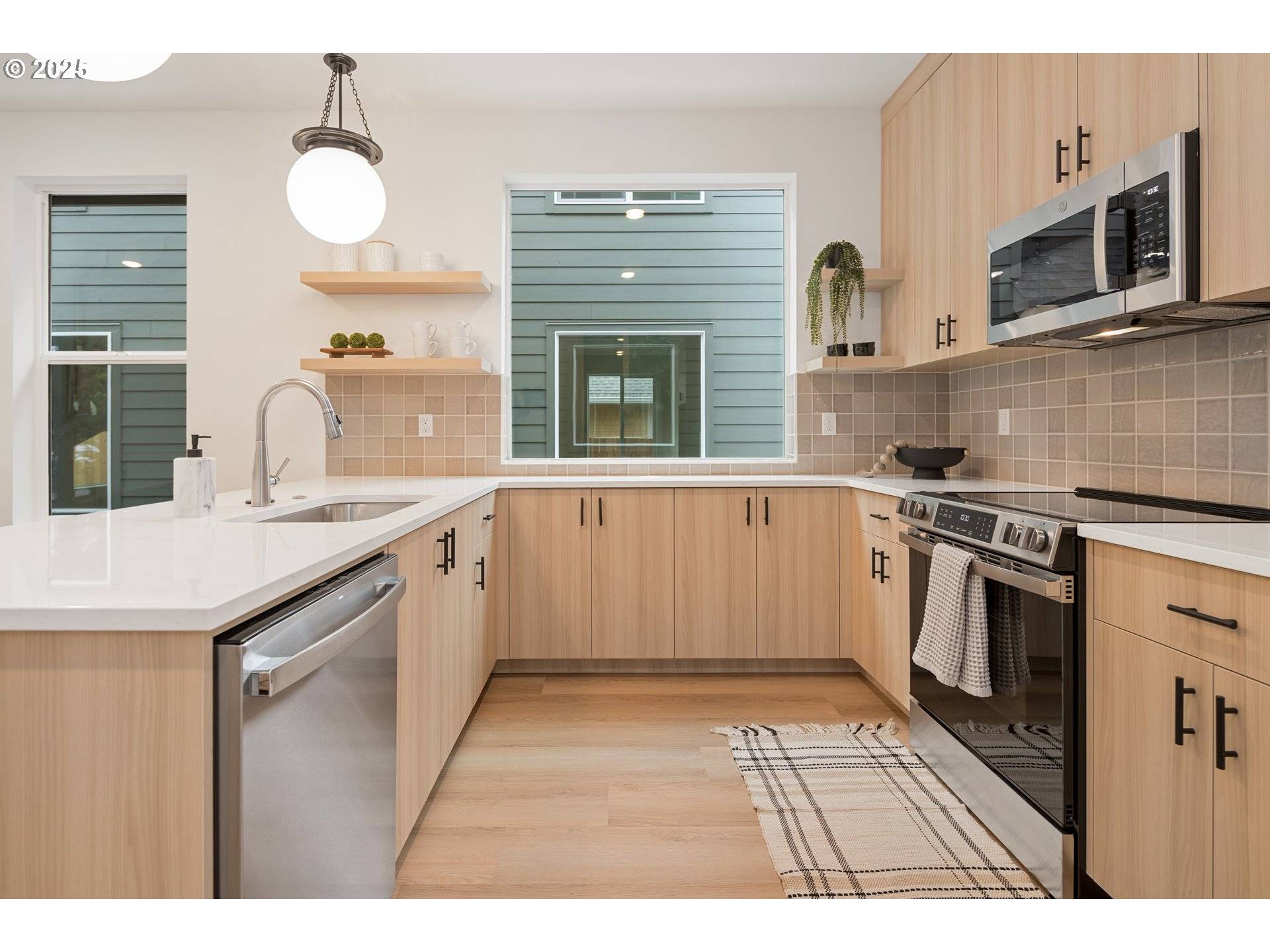 Portland, OR 97202,4029 SE TIBBETTS ST