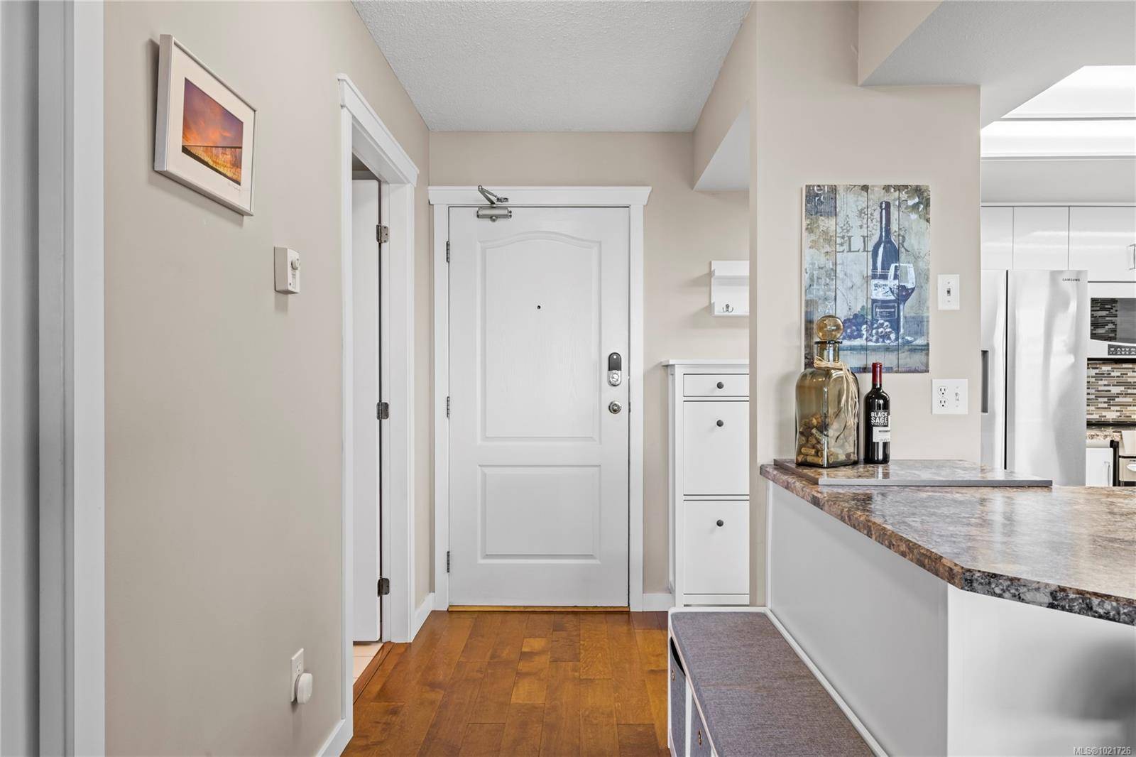 Nanaimo, BC V9R 6M7,158 Promenade Dr #206