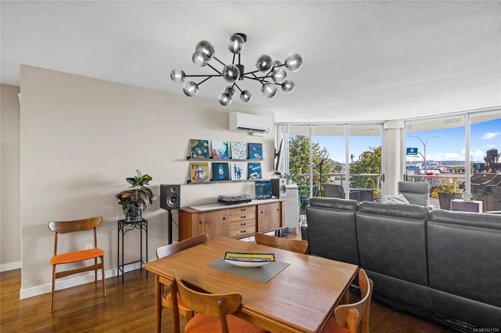 Nanaimo, BC V9R 6M7,158 Promenade Dr #206