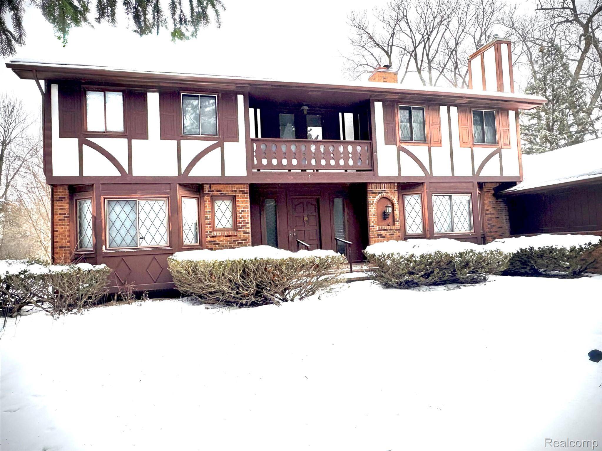 Bloomfield Hills, MI 48302,1250 Club DR