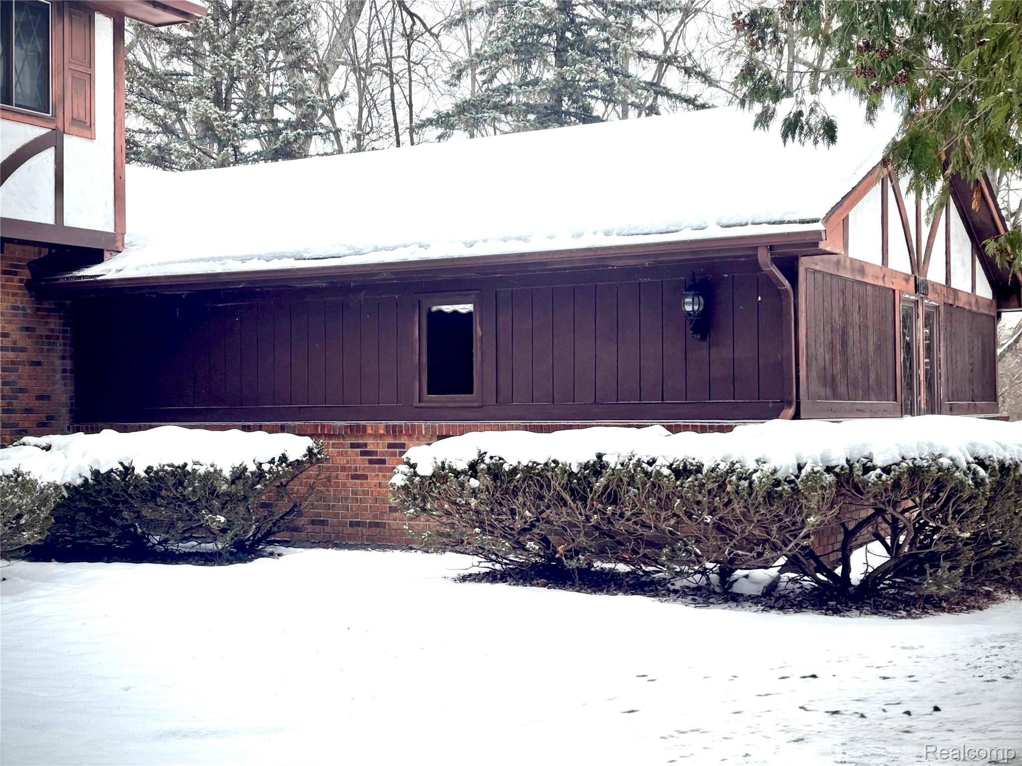 Bloomfield Hills, MI 48302,1250 Club DR