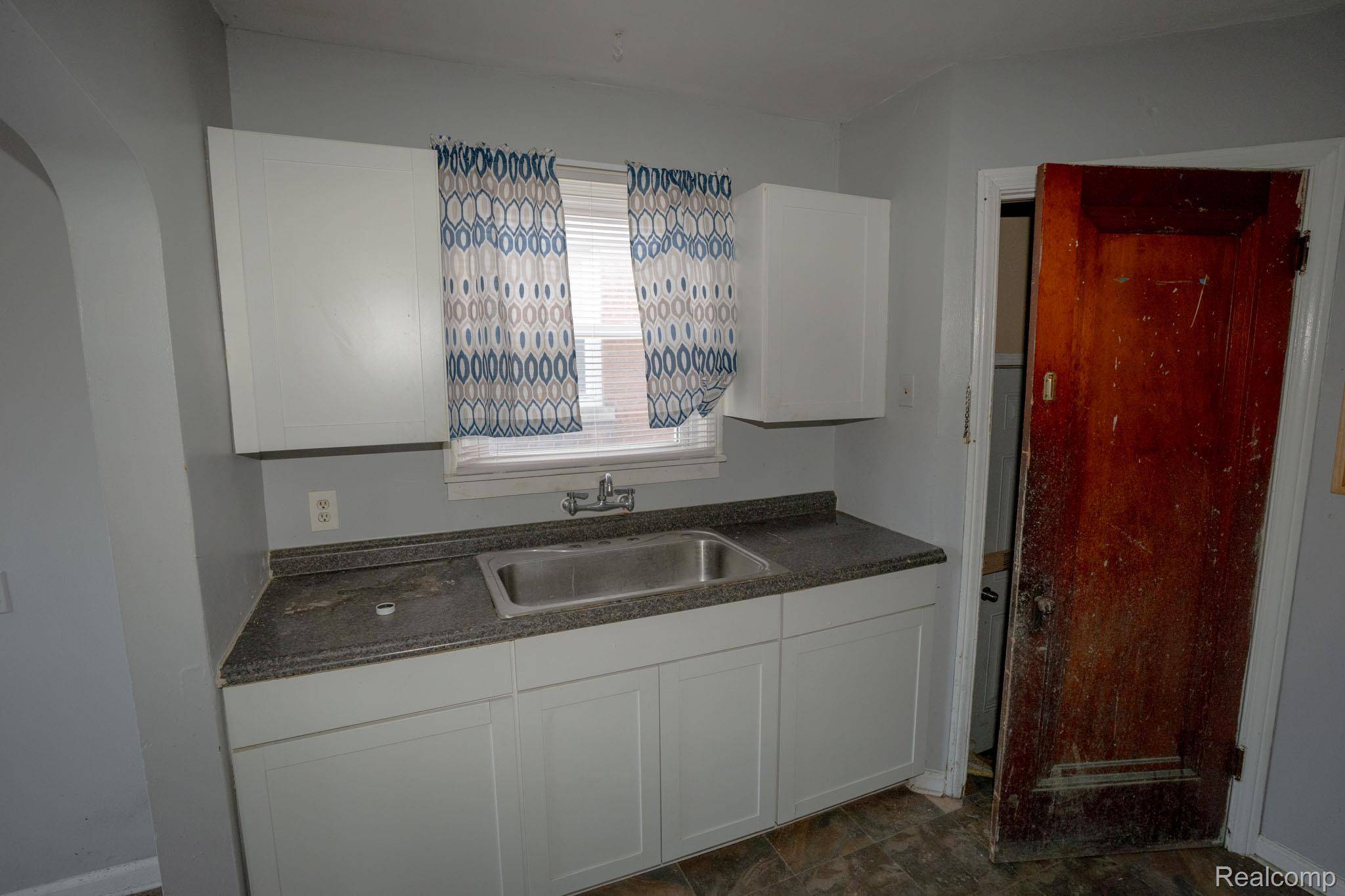 Detroit, MI 48223,13567 Penrod ST