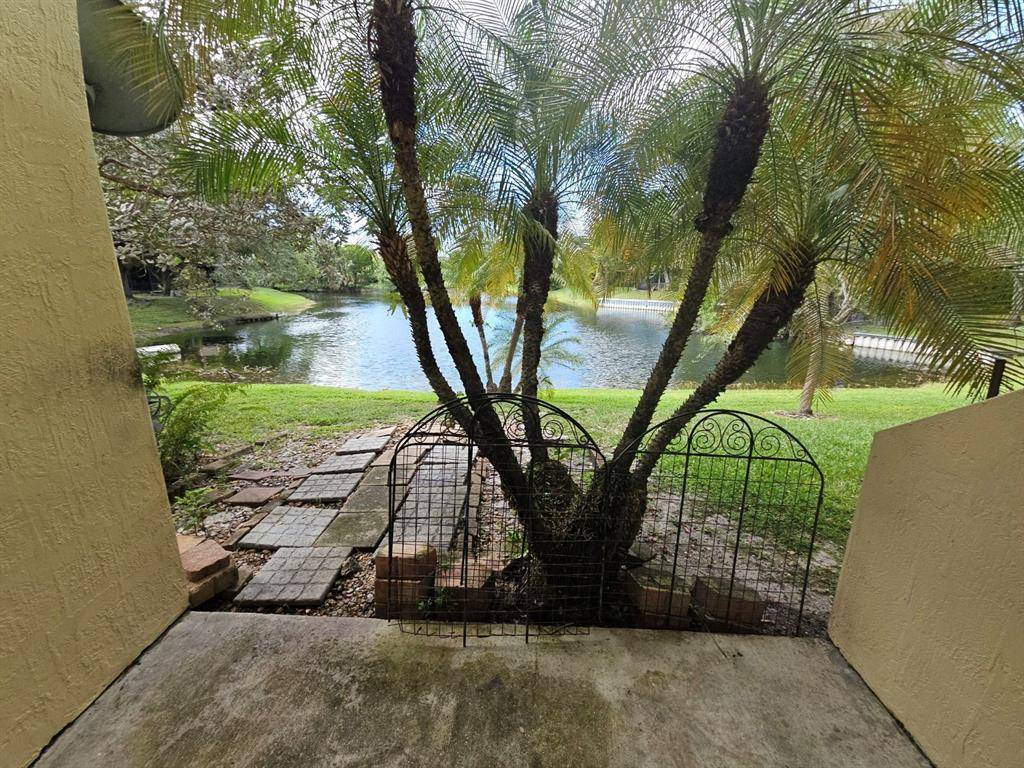 Tamarac, FL 33319,6185 Laurel Ln #B