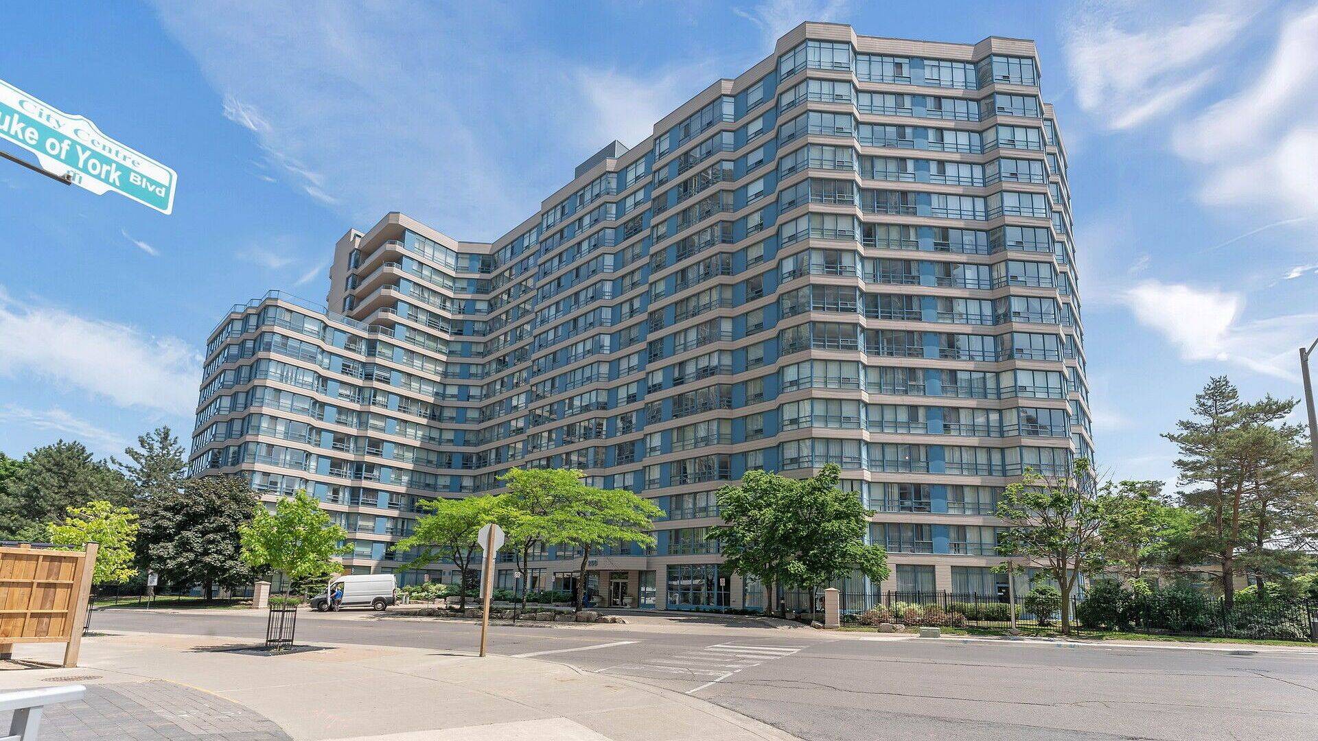 Mississauga, ON L5B 3Z4,250 Webb DR #612