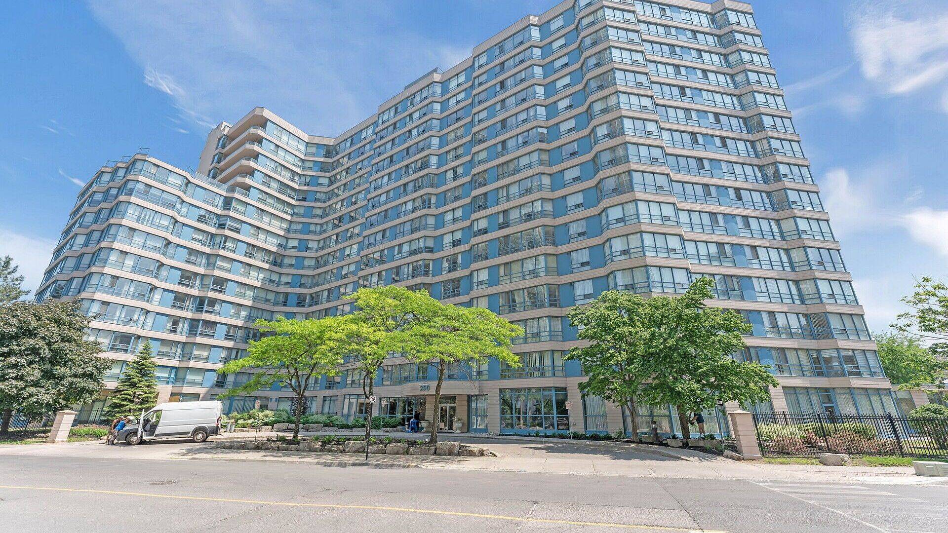 Mississauga, ON L5B 3Z4,250 Webb DR #612