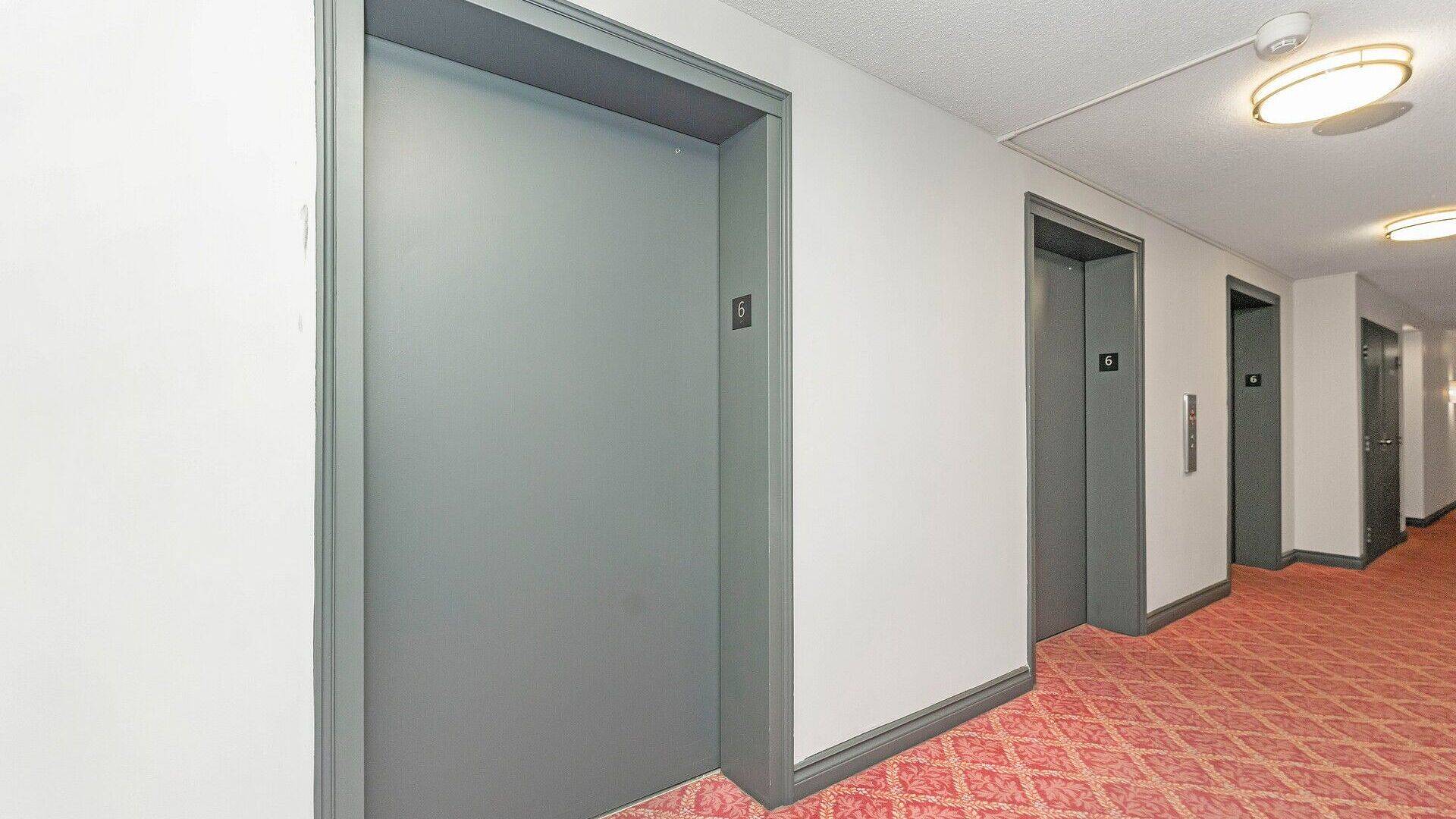 Mississauga, ON L5B 3Z4,250 Webb DR #612